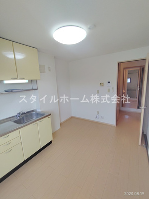 【居間・リビング】 | ラークハイム三蔵子A