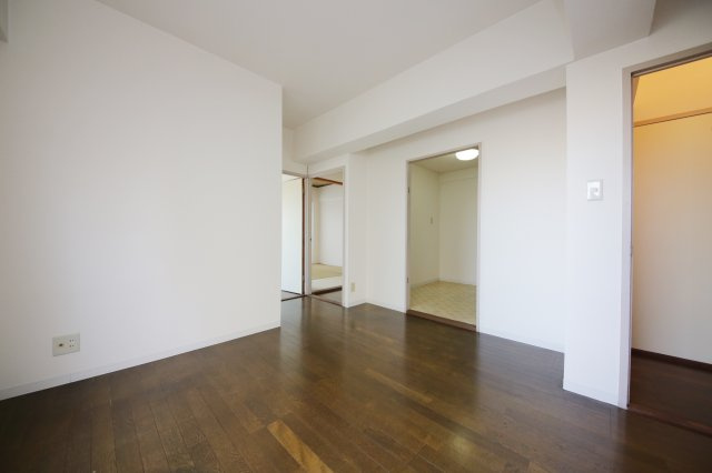 ワイズビルの内装