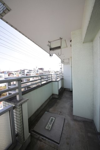 ワイズビルのバルコニー