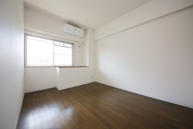 ワイズビルの寝室