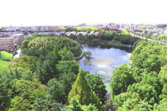 【展望】 | バルコニーからは眼下には春日大池を擁すな桃山公園が遠くには大阪市内を一望の眺望です♪