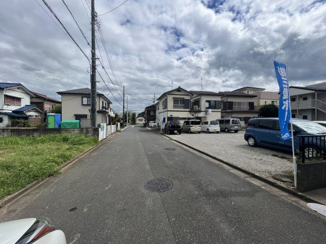 鶴ヶ島市脚折町三丁目　建築条件なし売地　東武東上線『坂戸駅』徒歩16分　【長久保小学区】の前面道路含む現地写真