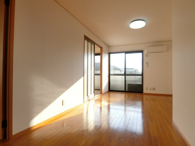 エクセルハイム　B棟の居間・リビング