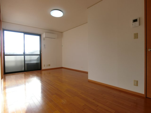 エクセルハイム　B棟の居間・リビング