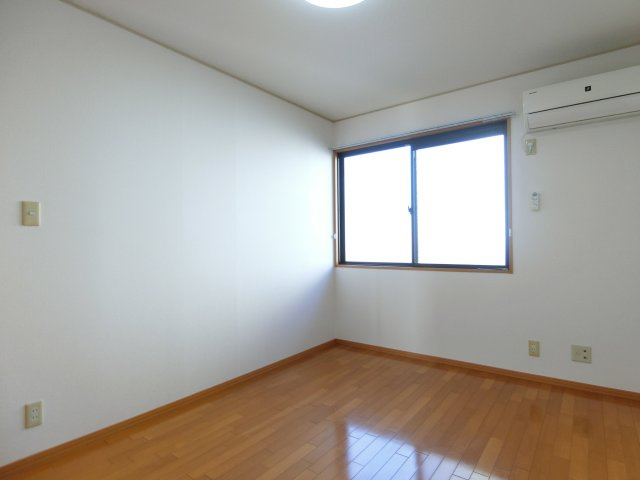 エクセルハイム　B棟の洋室