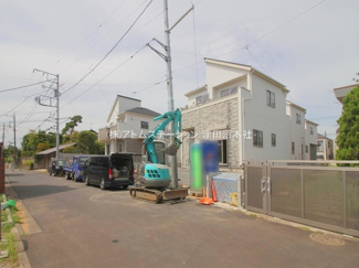 【前面道路含む現地写真】