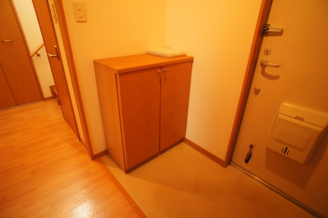 メゾンローズブランの玄関