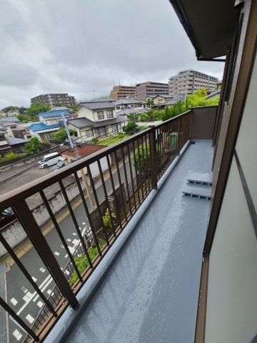 【バルコニー】 | 宗像市自由ヶ丘２丁目 戸建て | 周辺に高い建物・視界を遮る建物がないので眺望◎日当り風通しもGOOD♪