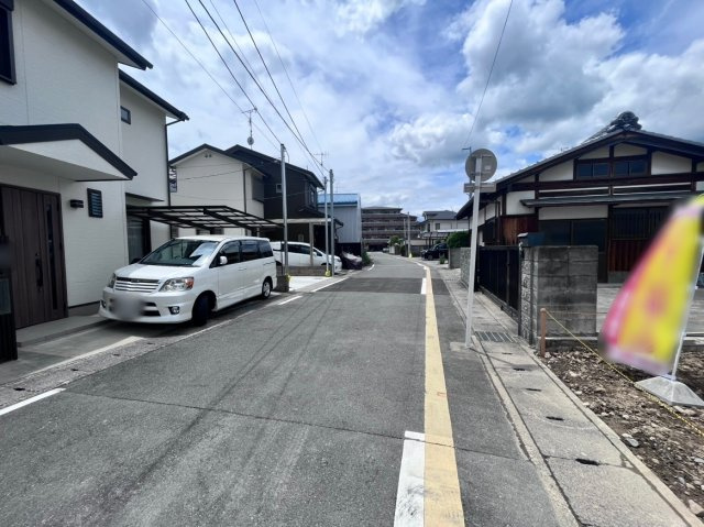 桂徳大寺町1号地　建築条件無土地の前面道路含む現地写真