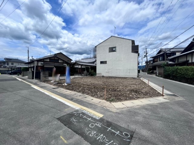 桂徳大寺町1号地　建築条件付土地　3階建てプランの前面道路含む現地写真