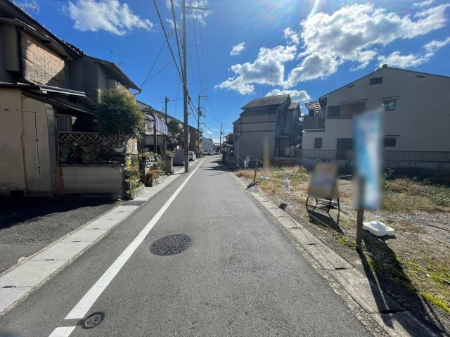 松尾東ノ口町1号地　建築条件付土地　プランCの前面道路含む現地写真