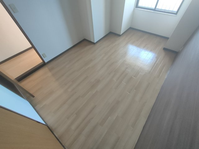 ルナエルモッサの洋室|明るい洋室です