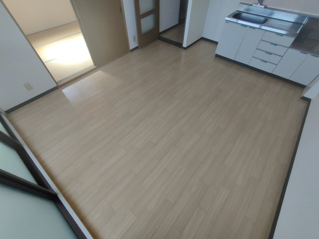 ルナエルモッサの居間・リビング|ゆとりのあるロビーです