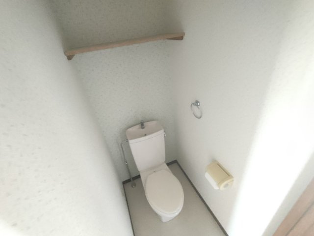 ルナエルモッサのトイレ|コンパクトで使いやすいトイレです