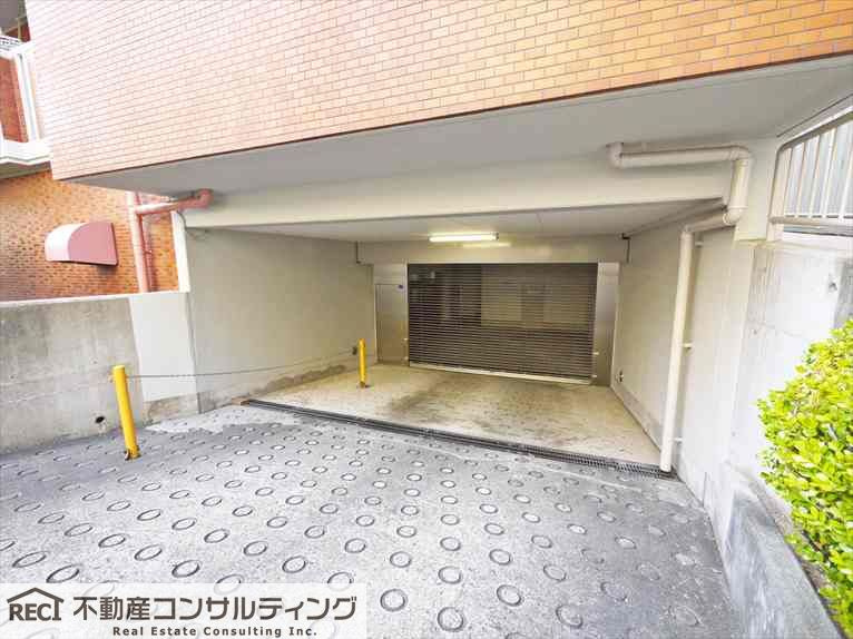 ライオンズマンション灘南のエントランス