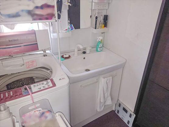 【独立洗面台】 | 伊東市竹の内　戸建 | 1F　7.5帖洋室