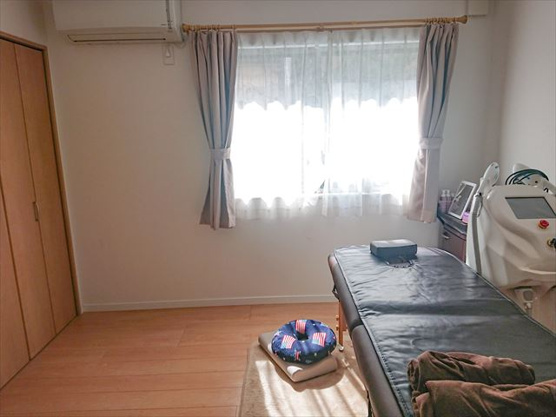 【洋室】 | 伊東市竹の内　戸建 | 1F　6帖洋室