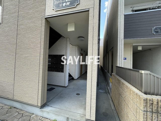 フジパレス城東諏訪Ⅵ番館のエントランス
