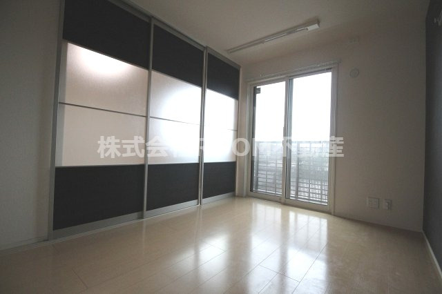 プラウド年見の洋室|コンパクトで使いやすい洋室です