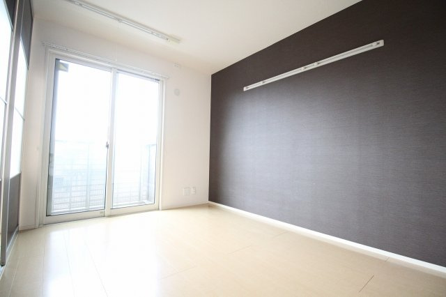 プラウド年見の洋室|きれいな洋室です