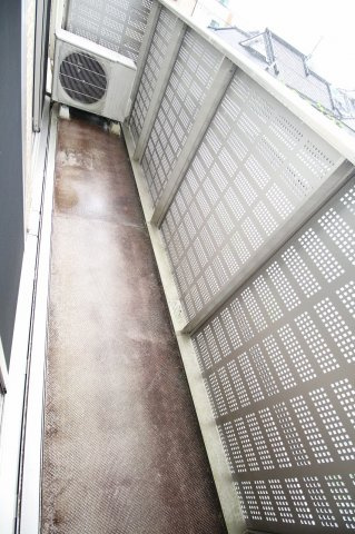 プラウド年見のバルコニー|落ち着いた時間を過ごせるバルコニーです