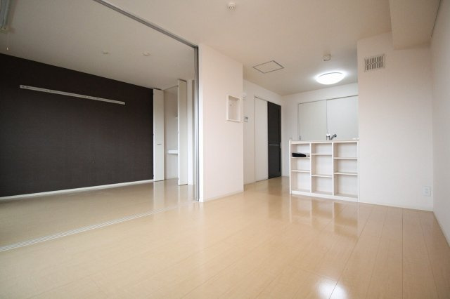 プラウド年見の居間・リビング|使いやすいリビングです