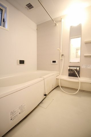 プラウド年見の浴室|落ち着いた空間のお風呂です