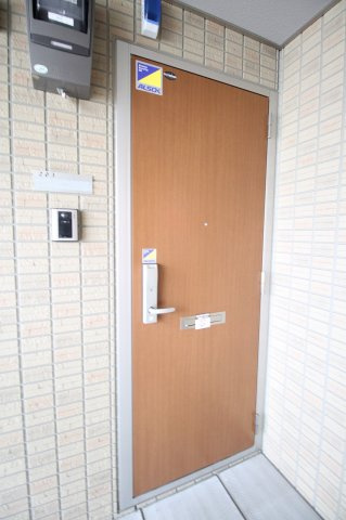 プラウド年見の玄関|落ち着いた玄関です