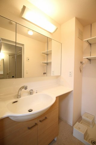 プラウド年見の洗面所|スペースが確保できる洗面所です