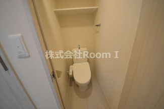【トイレ】 | プレサンス大手前ピリオド | 落ち着いた色調のトイレです