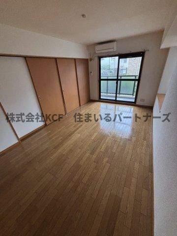 久留米市上津町の賃貸マンションの居間・リビング|ゆったりとしたリビングです