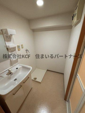 久留米市上津町の賃貸マンションの洗面所|脱衣スペースもあります