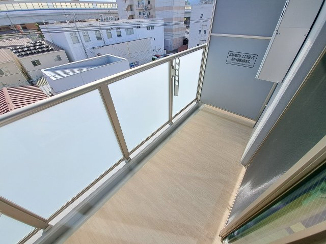 アイエフノヴァ水波町のバルコニー