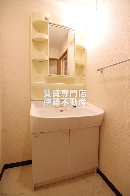 ルーチェ庄内緑地の独立洗面台