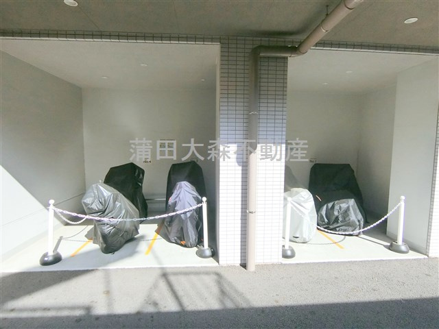 ディアレイシャス大森WESTのその他共用部分|バイク置き場　空き状況等詳細はお問合せください。