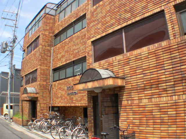 ロイヤルマンションの外観