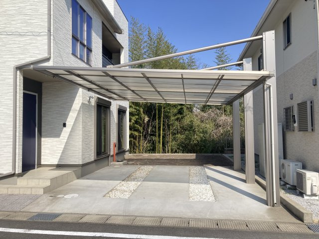 前橋市総社町植野　築浅中古住宅の駐車場|カーポート付駐車場があります