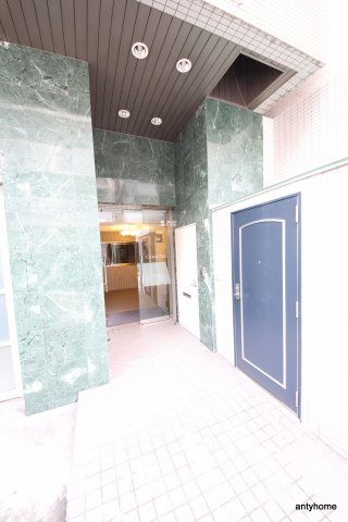 ＴＡＩＨＯクリスタルビル　仲介手数料無料のエントランス