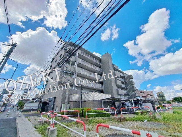 ライオンズマンション南越谷の外観