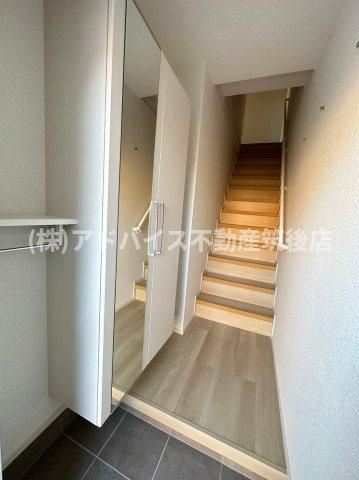 八女市吉田のアパートの玄関