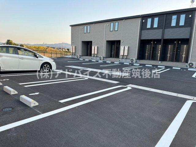 八女市吉田のアパートの駐車場