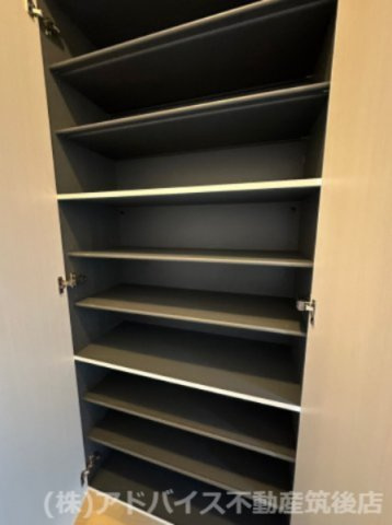 八女市吉田のアパートの収納