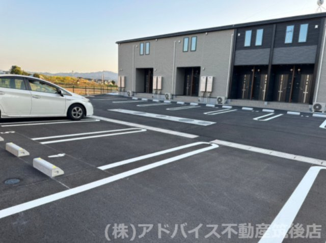 八女市吉田のアパートの駐車場