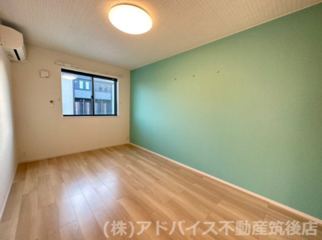 八女市吉田のアパートの洋室