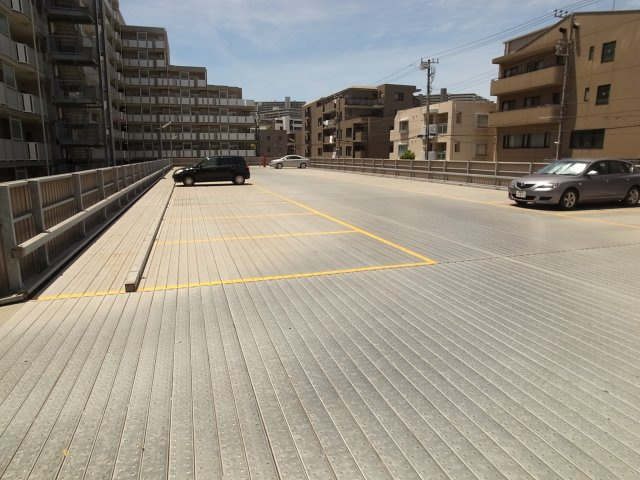 コンフォート津田沼弐番館の駐車場