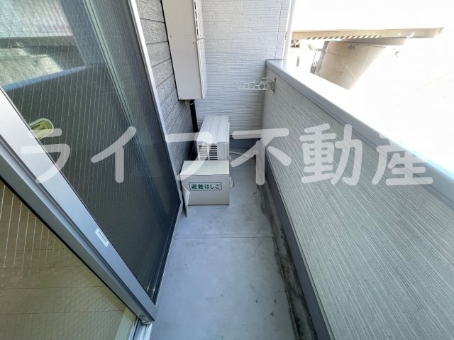 リュクスシティー永和のバルコニー|暖かな日差しのふりそそぐバルコニー