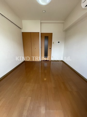 アスティナ天神橋の居間・リビング|こちらのリビングで趣味の時間をお楽しみください