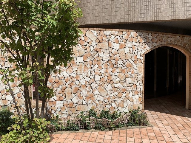 アスティナ天神橋のエントランス|建物の内部です