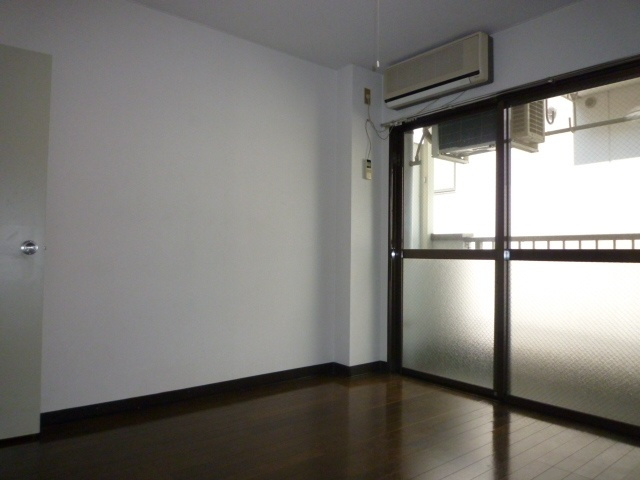 白山ハイツの居間・リビング