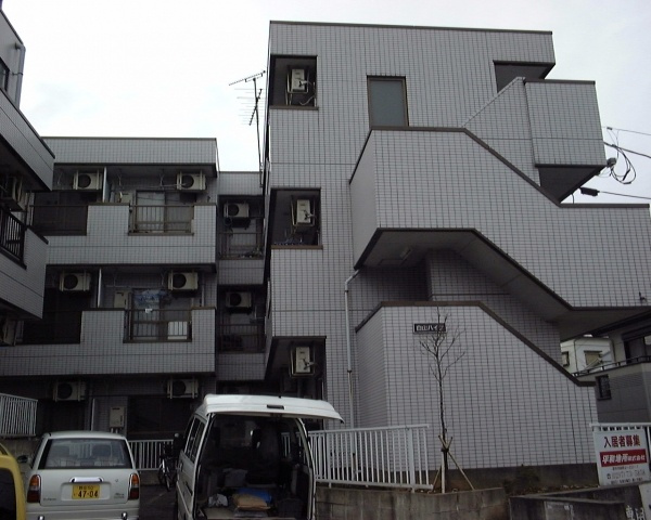 白山ハイツの外観